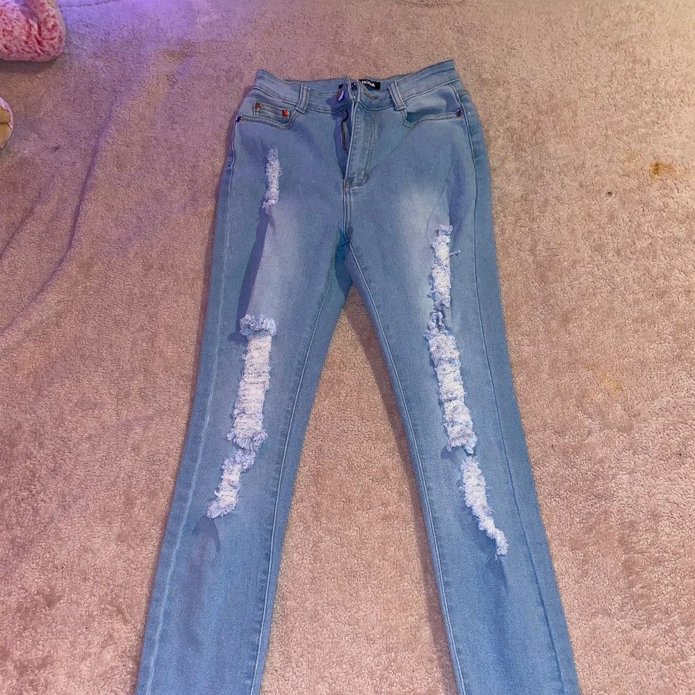 Skinny ripped jeans